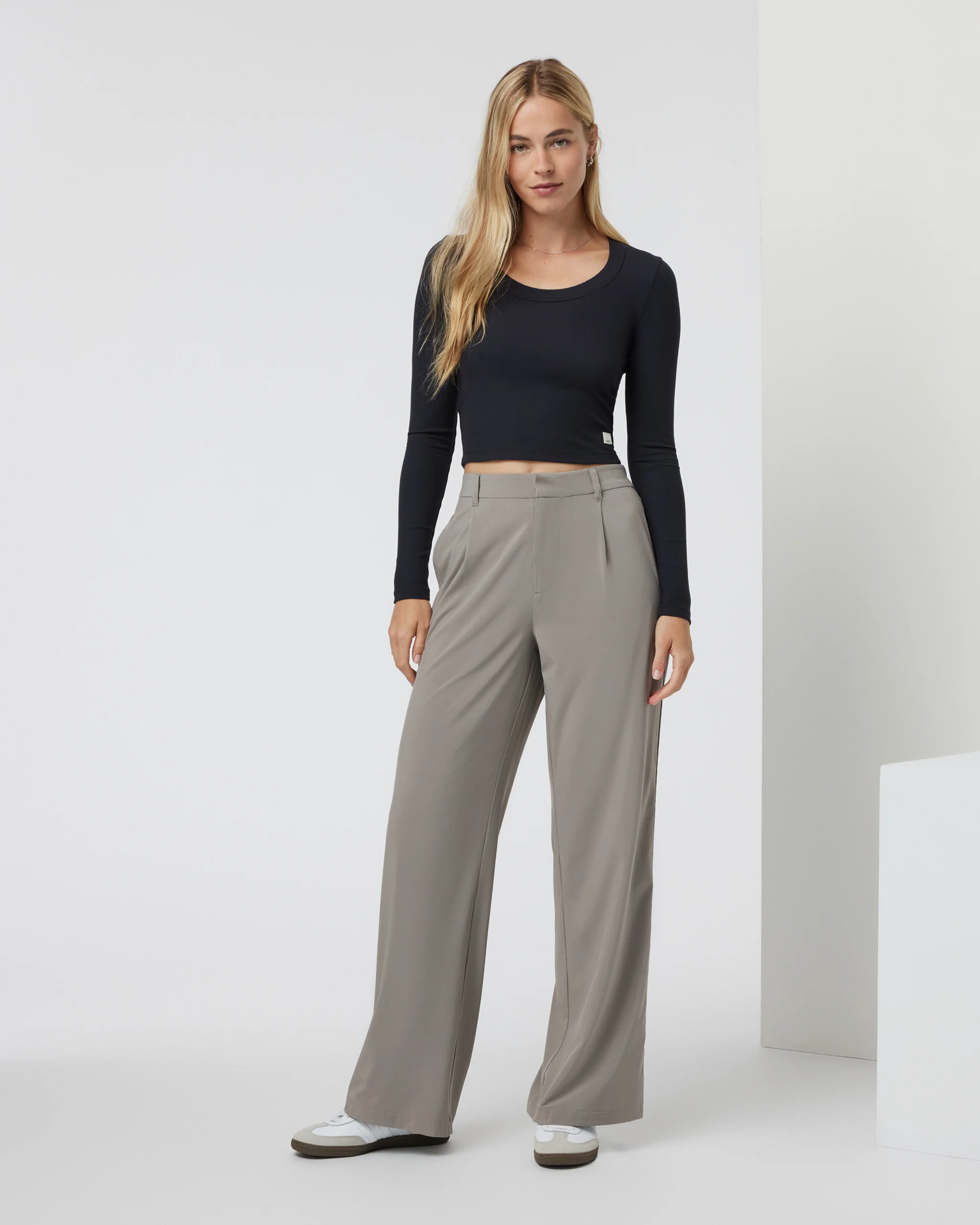 Long Sleeve Pose Scoop Tee 3 Long Sleeve Pose Scoop Tee