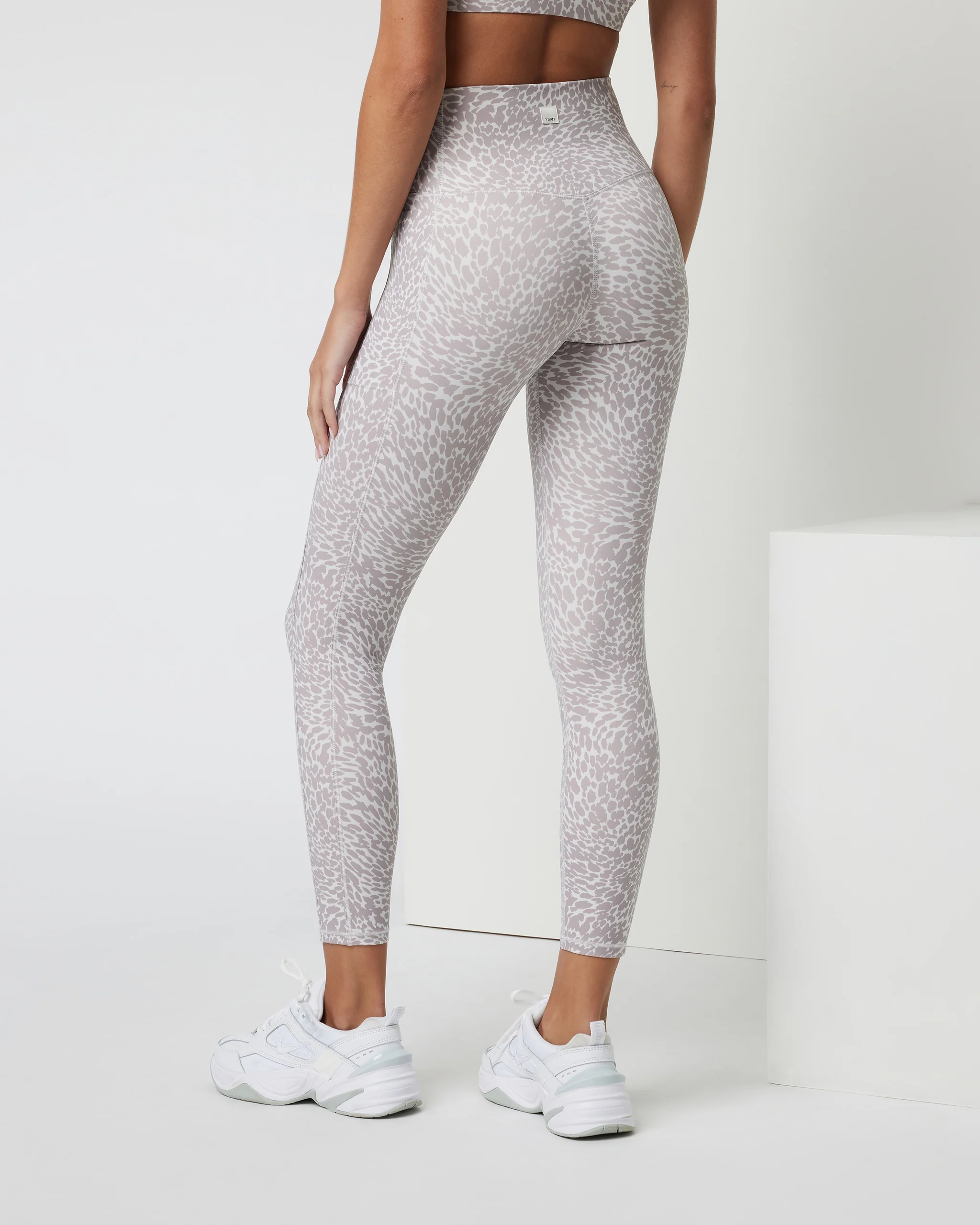 Studio Pocket Legging 3 Studio Pocket Legging